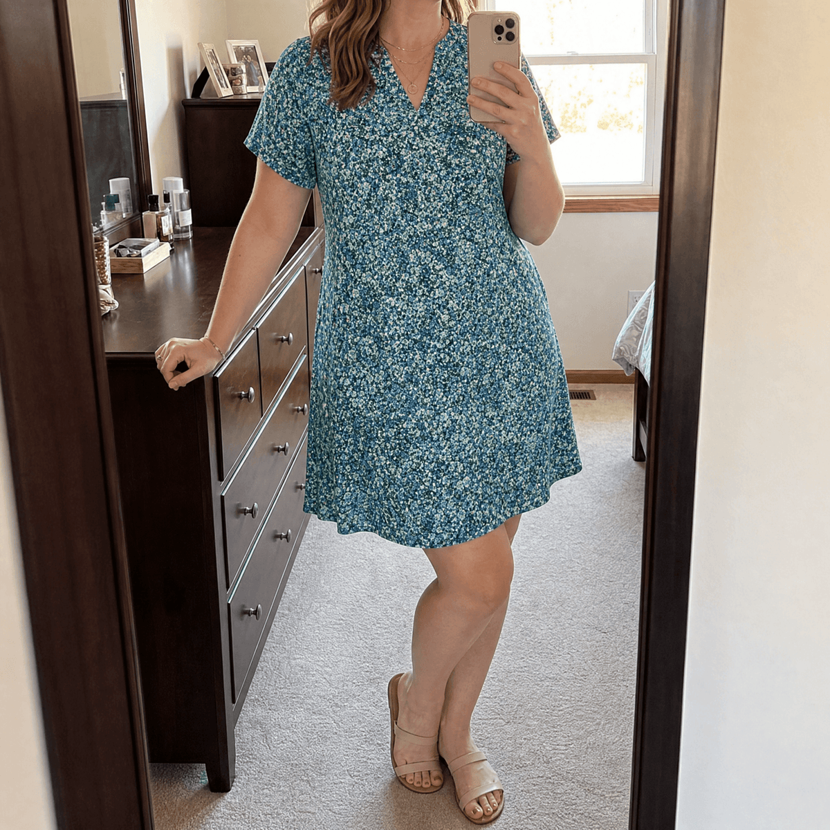 Veluna | V-Neck Floral Dress