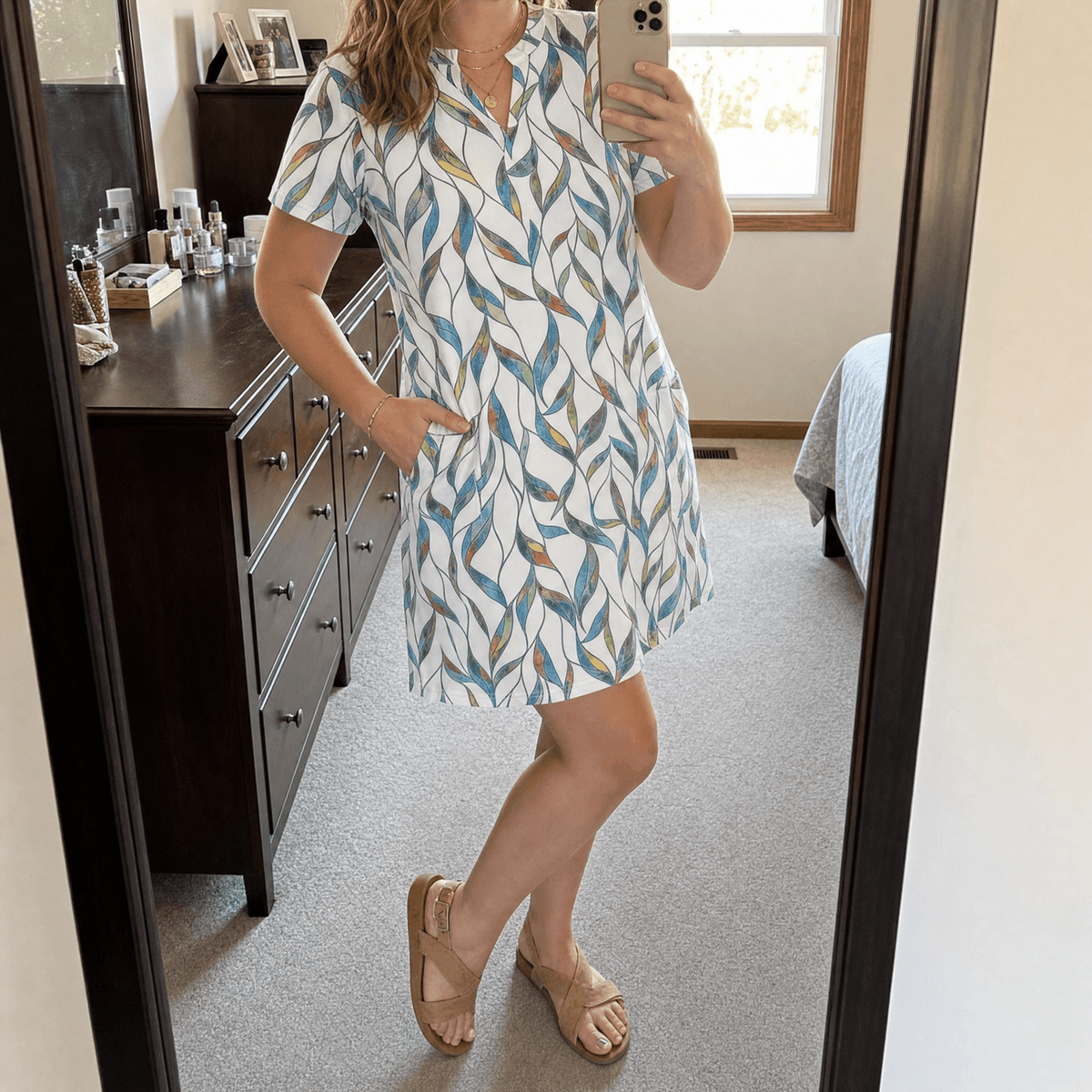 Veluna | V-Neck Floral Dress